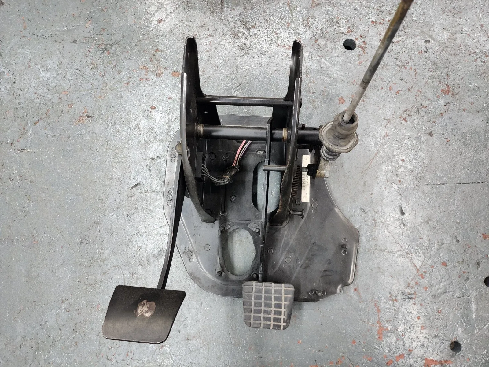 5005825 Bendix Clutch & Brake Assembly Housing Part # 100117699 image 3