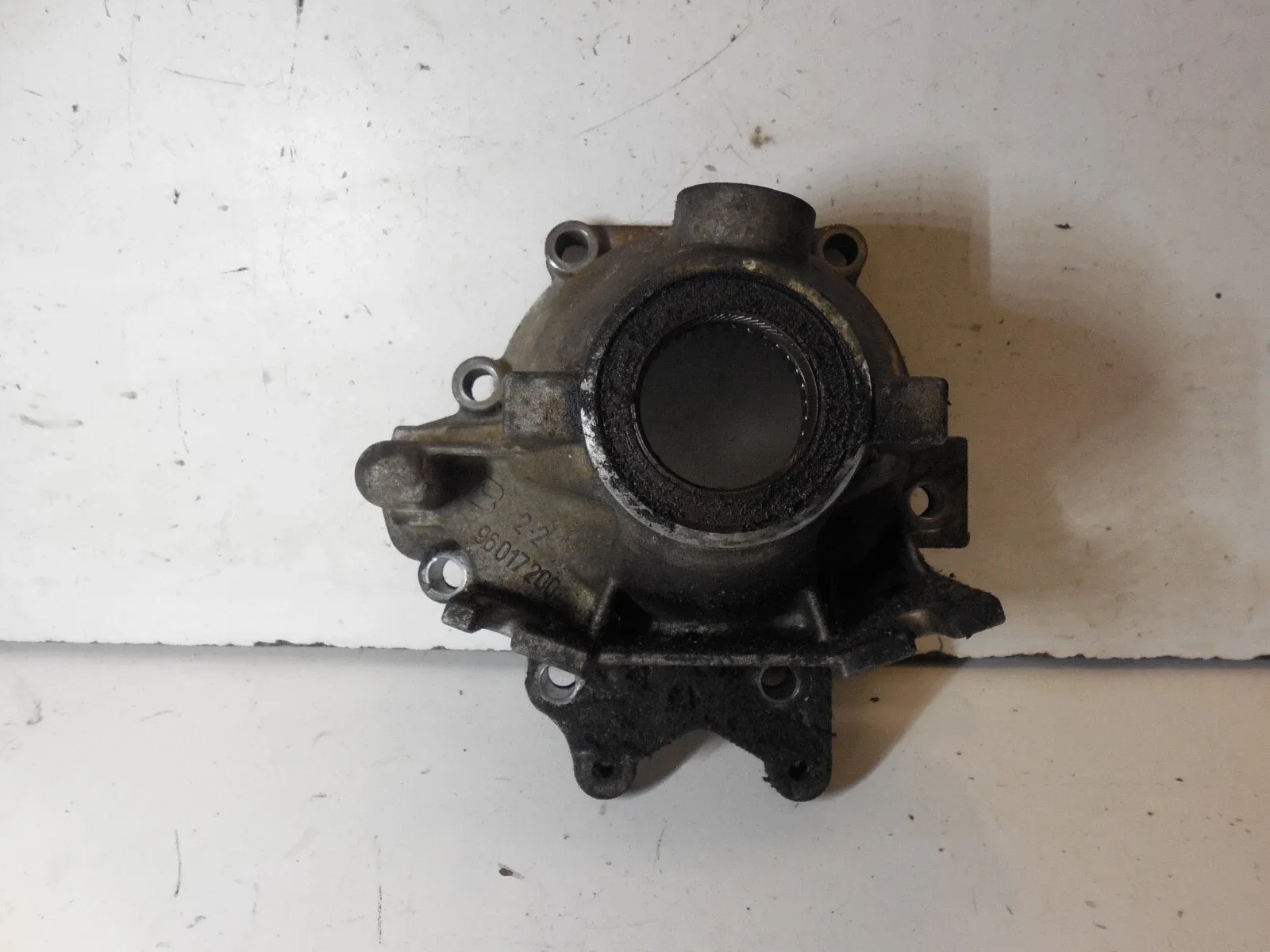 96017200 Transmission Tail Output Housing BMW 328i 325i Isuzu 4L30E image 2