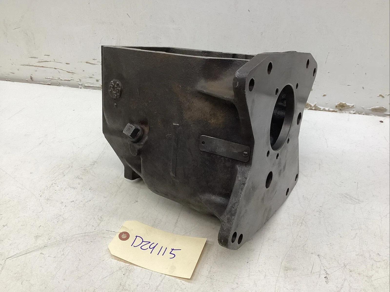 FORD 3.03 MANUAL 3 SPEED TRANSMISSION CASE / HOUSING C5AR-7006-B RAN D1