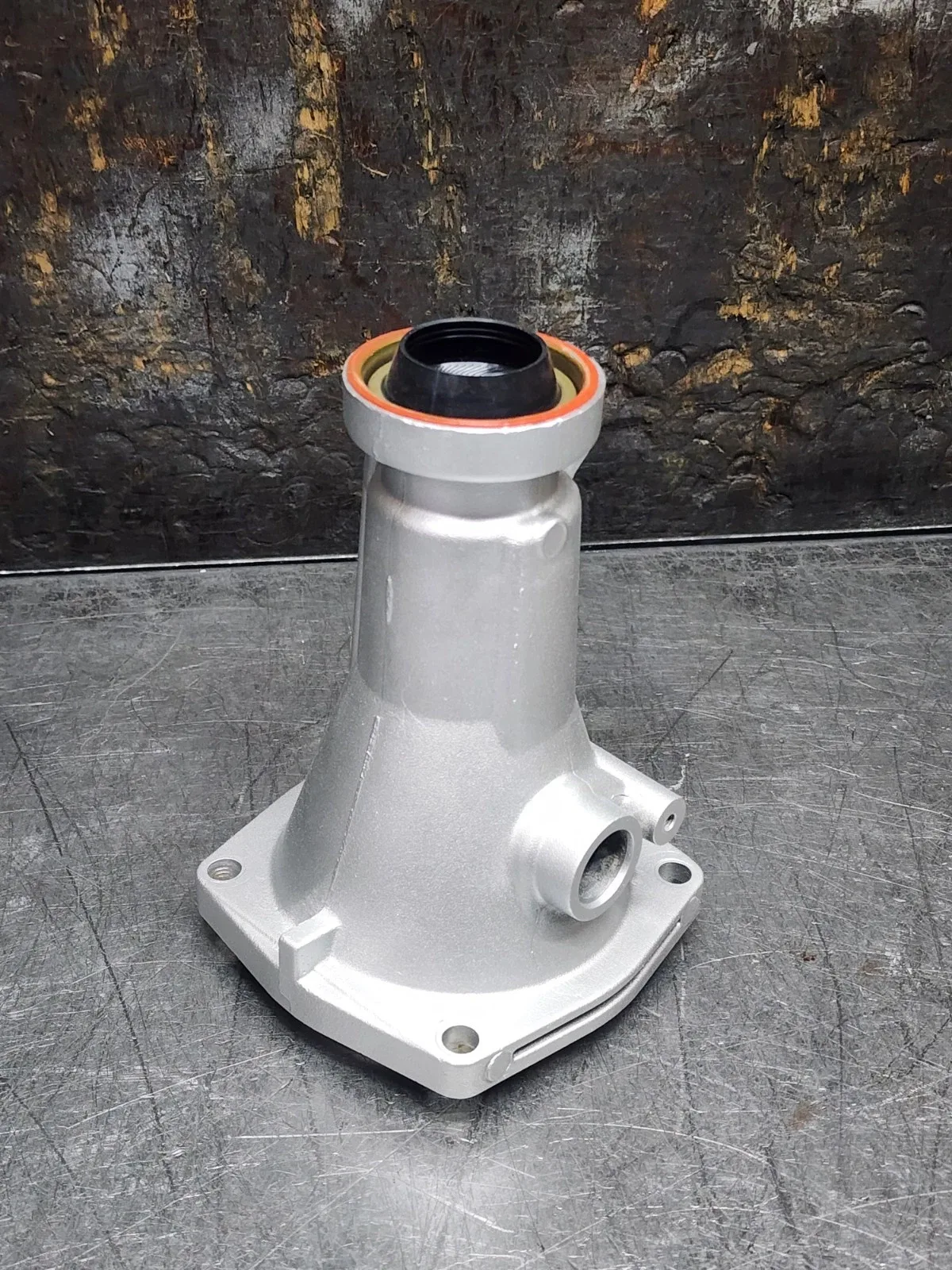 700R4 4L60E TRANSMISSION EXTENSION HOUSING 4 BOLT USE SPEED SENSOR CAST 24202526 image 3