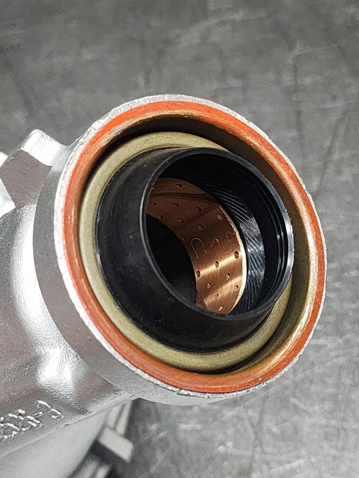 700R4 4L60E TRANSMISSION EXTENSION HOUSING 4 BOLT USE SPEED SENSOR CAST 24202526 image 4