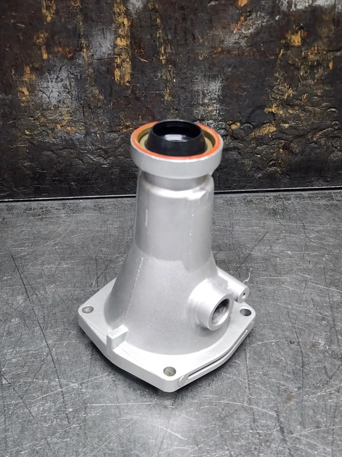 700R4 4L60E TRANSMISSION EXTENSION HOUSING 4 BOLT USE SPEED SENSOR CAST 24202526