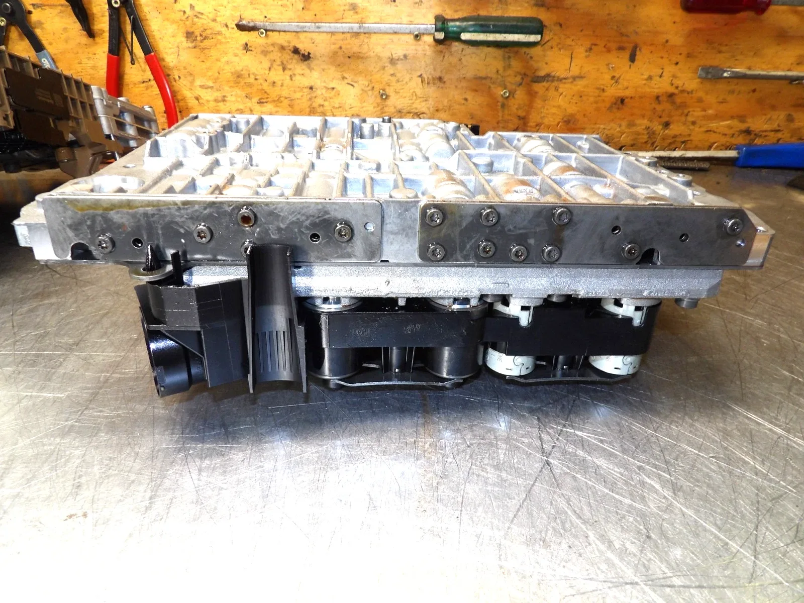 Chrysler-Mercedes  722-6 Automatic Trans "  Valve Body "  Good Used Pull Out - image 3