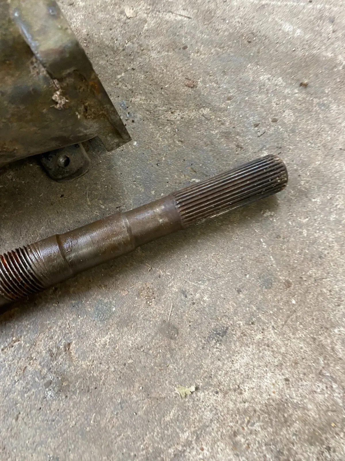 1975-96? Ford Mustang? C6 Automatic Transmission Rear Tailshaft Housing & output image 2