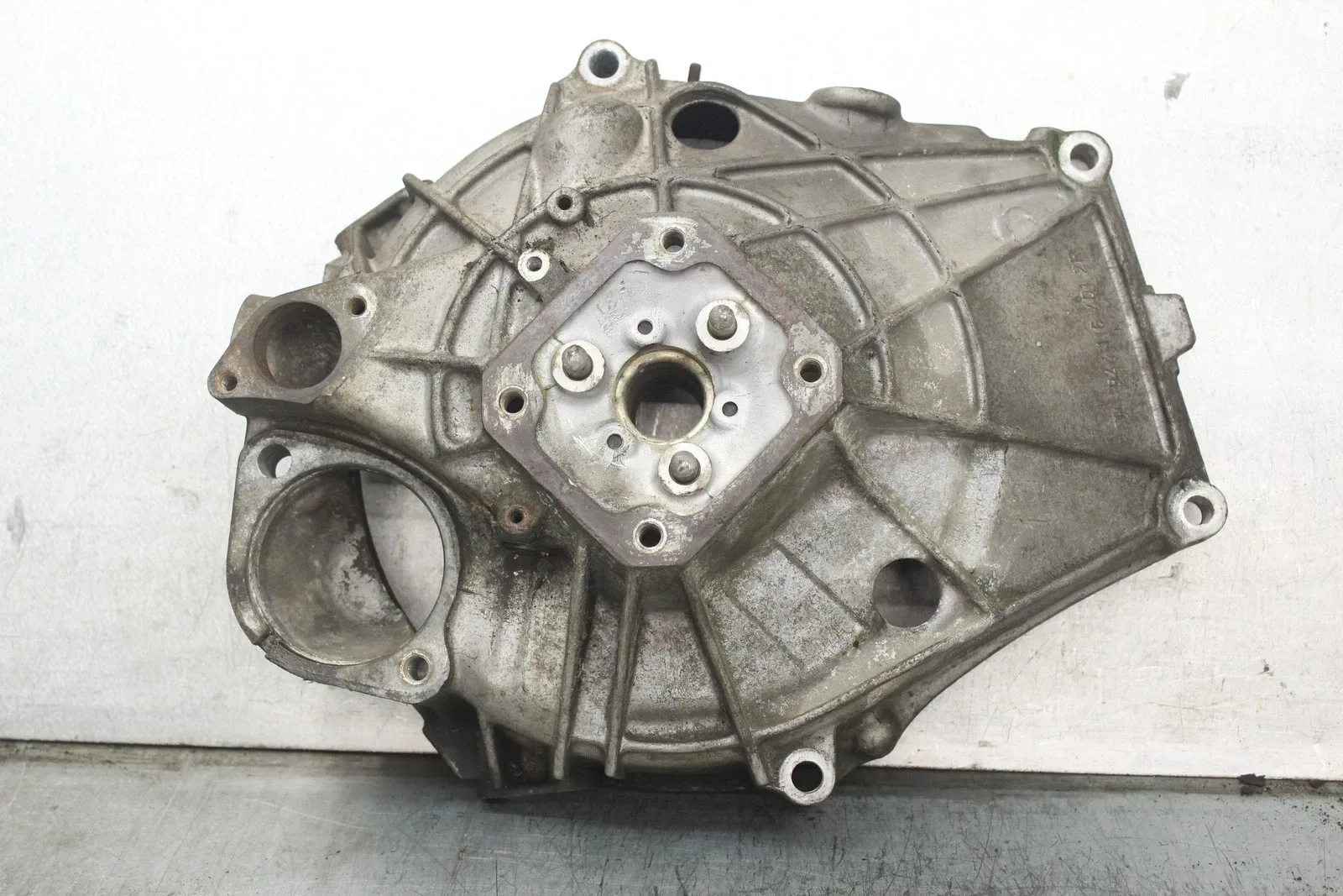 OEM Genuine 1983-1991 PORSCHE 944 Non Turbo Bell Housing 473724 LM95