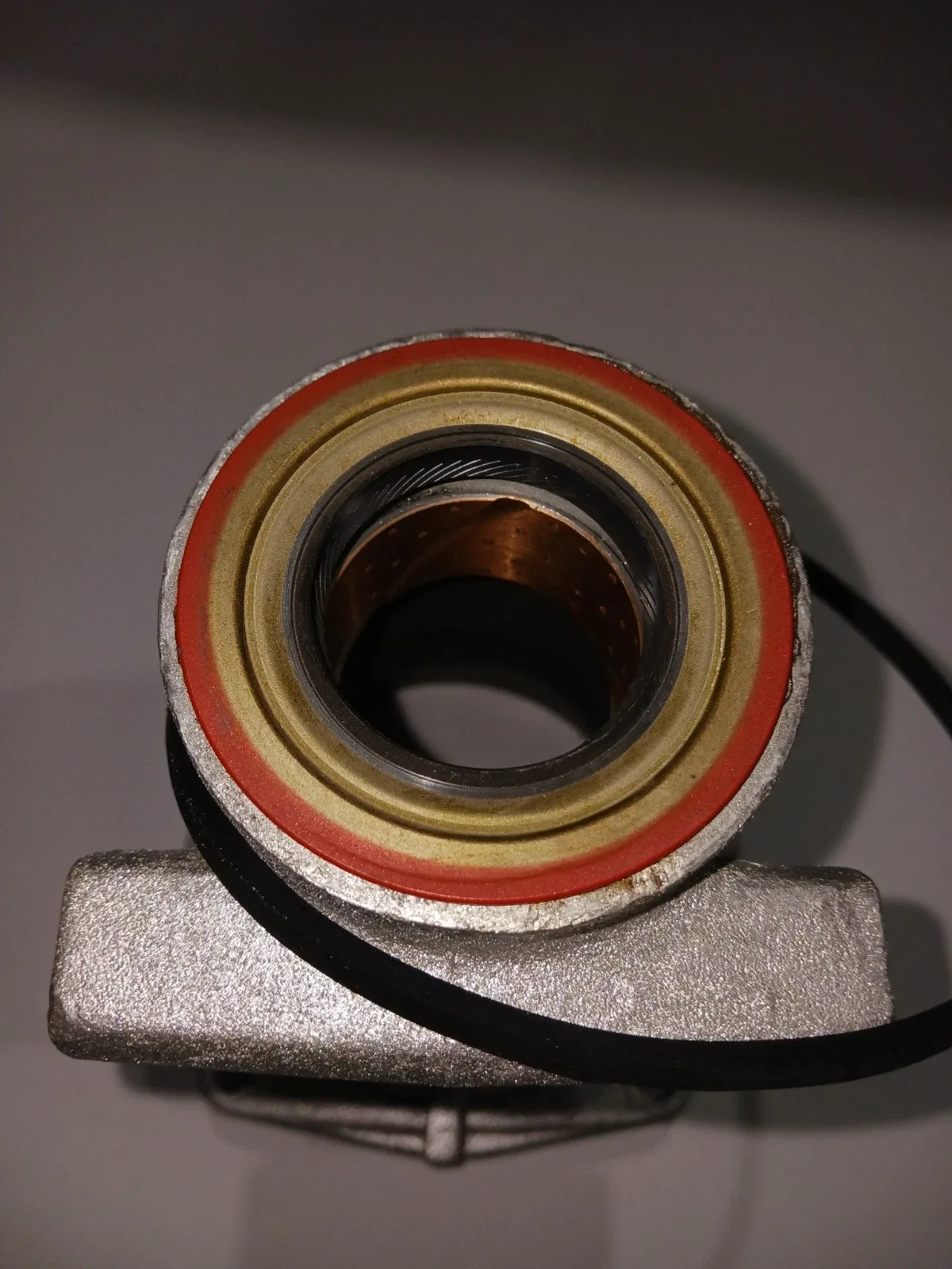 4L60E 2wd Tail Housing 3 Holes for Bracket 1" Sensor 24202527 image 4