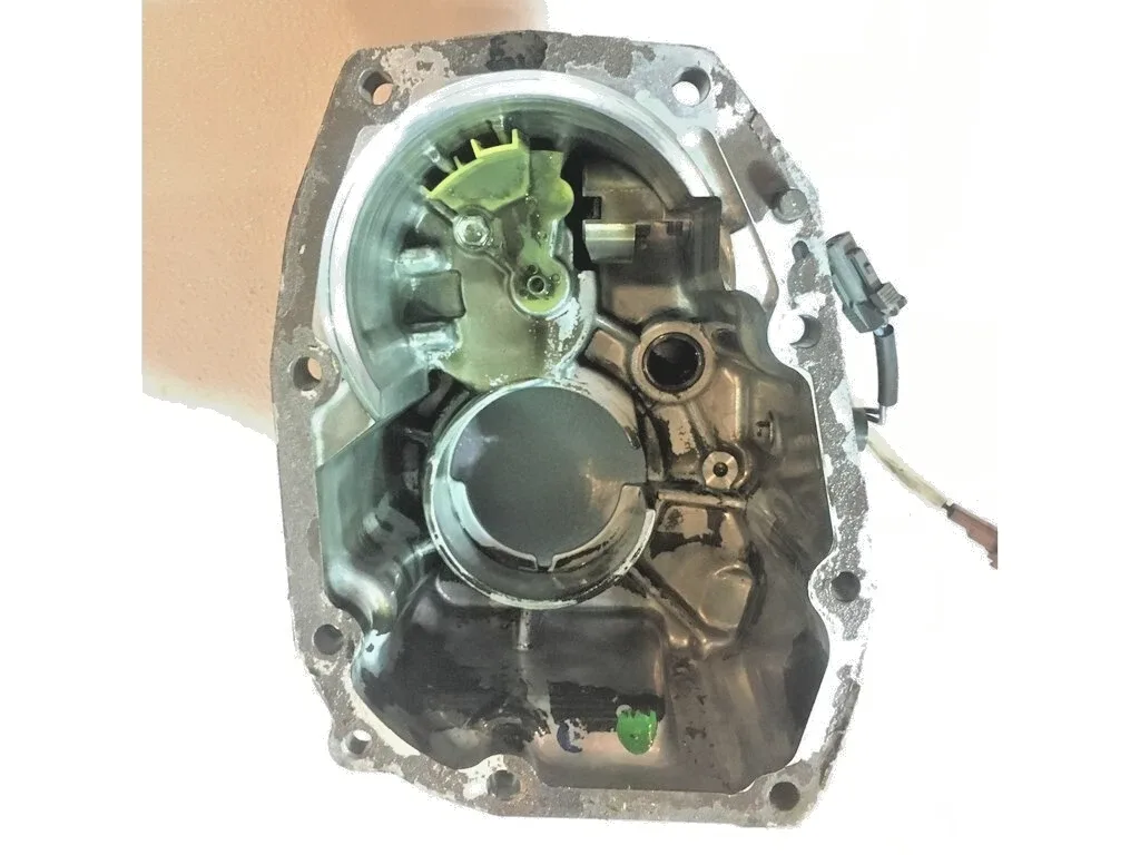 2008 Subaru WRX Transmission Case Center Diff Housing image 3