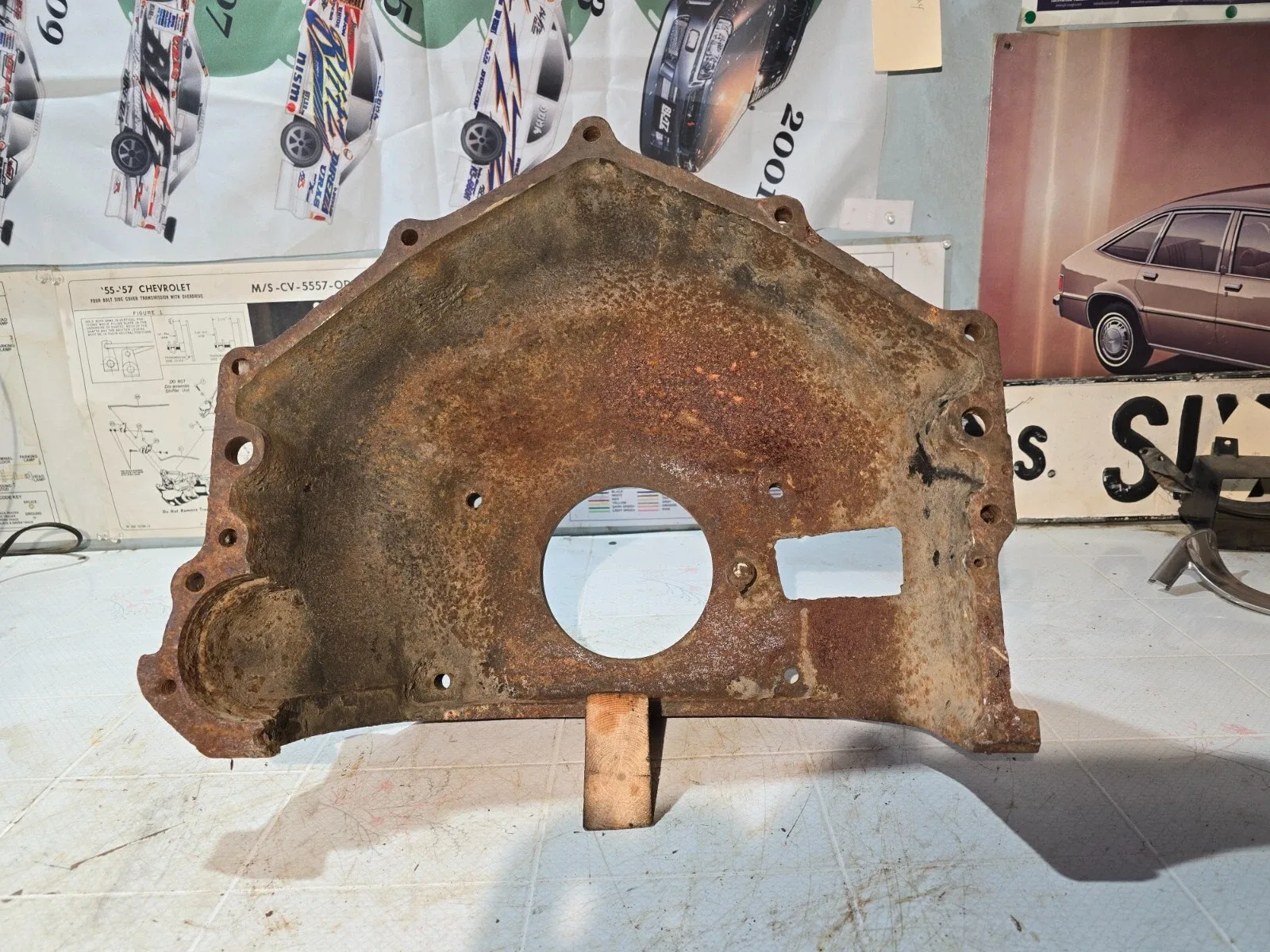 1957-1959 GM Chevrolet Passenger car 3741311 Date B87 OEM Bell Housing image 3