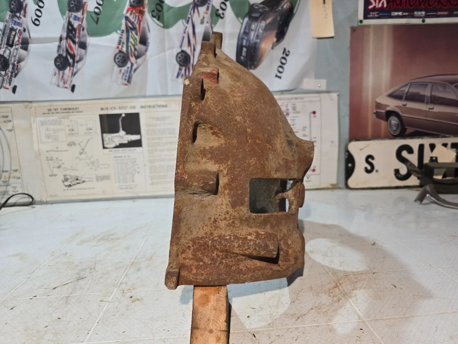 1957-1959 GM Chevrolet Passenger car 3741311 Date B87 OEM Bell Housing image 4