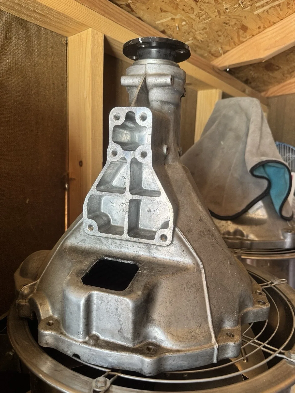 2009-2016 2015 Nissan gtr bell housing 30k miles image 2