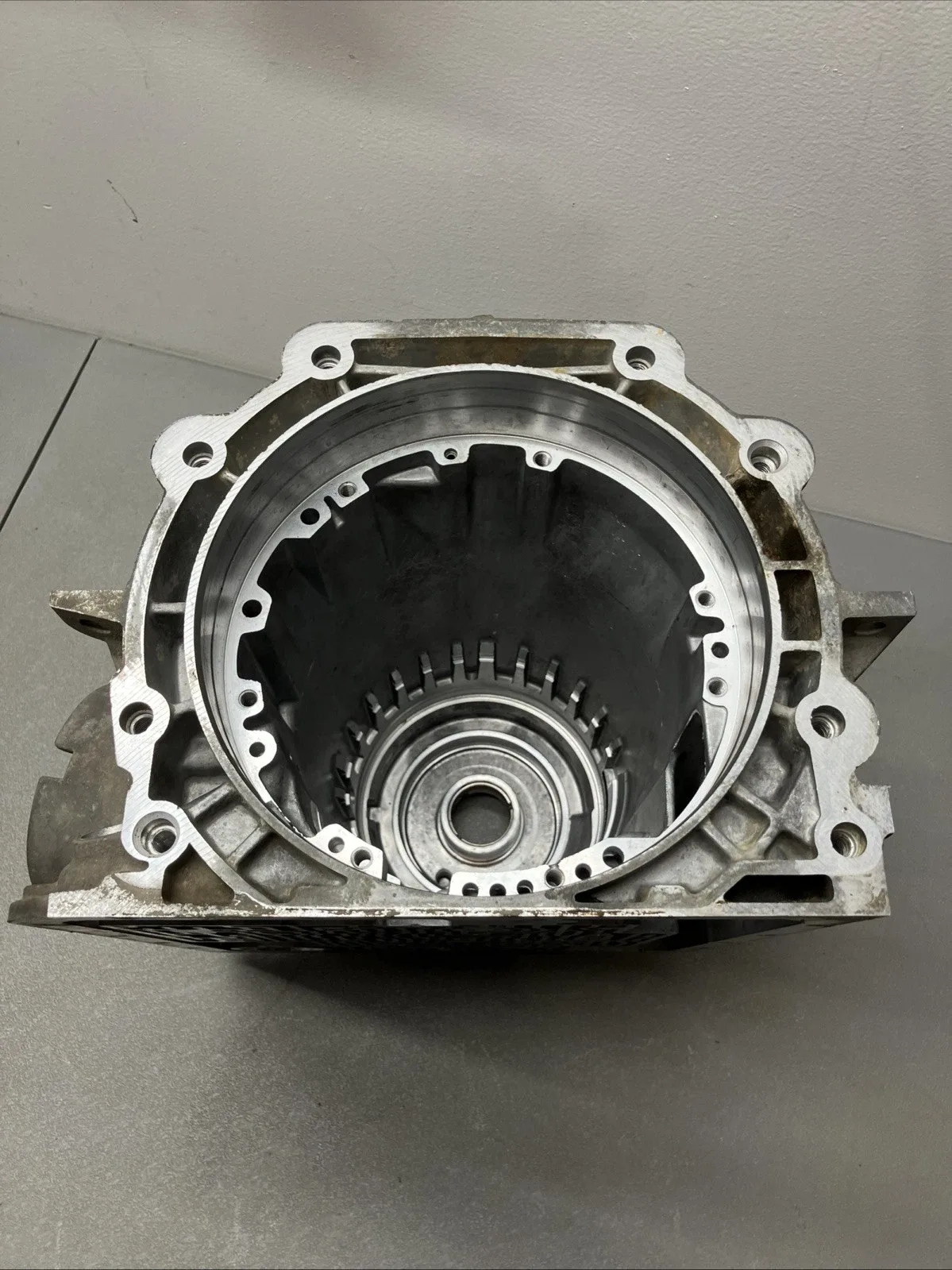 4L60E 4L65E CASE M30 Bolt On Bell Housing 4L70E TRANSMISSION 24200873 image 3