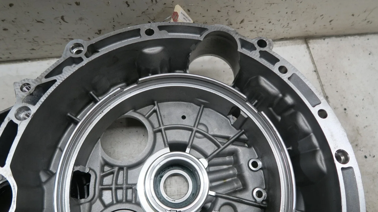 2014-2019 Mercedes CLA250 C117 OEM 2.0L Transmission Bell Housing A2463701003 image 4