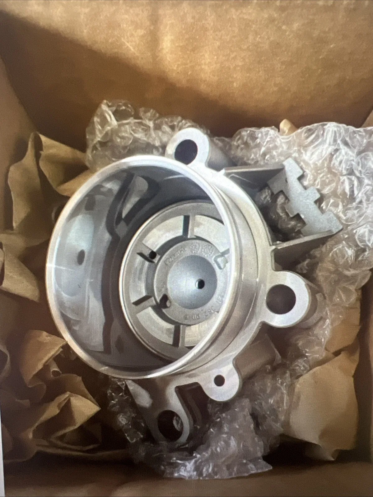 003-260-56-63 Detroit Diesel Trans DT12 Range Housing Frightliner