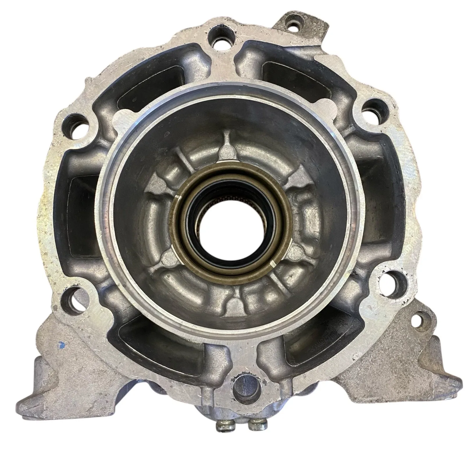 8L90 GMC 4X4 Extension Housing Casting # 24276299 OEM USED image 4