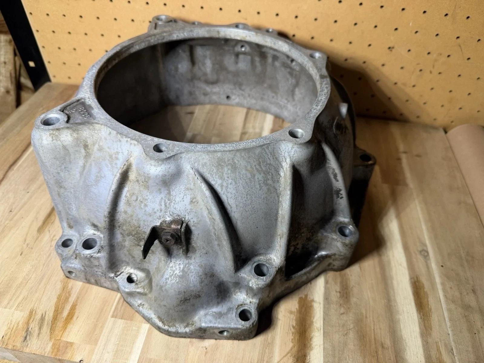 1993 Toyota T100 Transmission Bell Housing Automatic 2wd 8936 2 (stock #T473) image 4