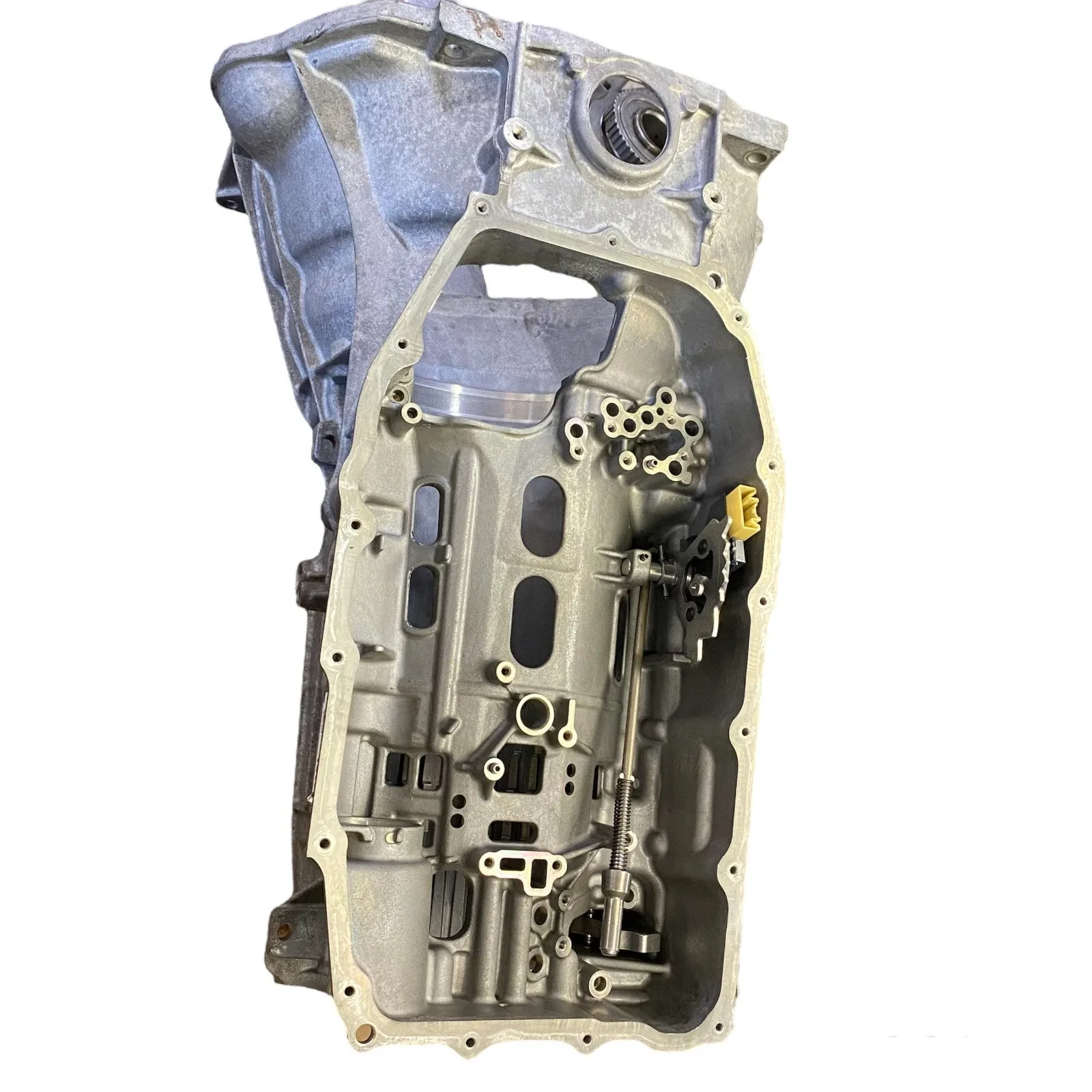 8L90 GMC CHEVROLET Transmission Case Casting # 24272331 2015-UP OEM USED image 4