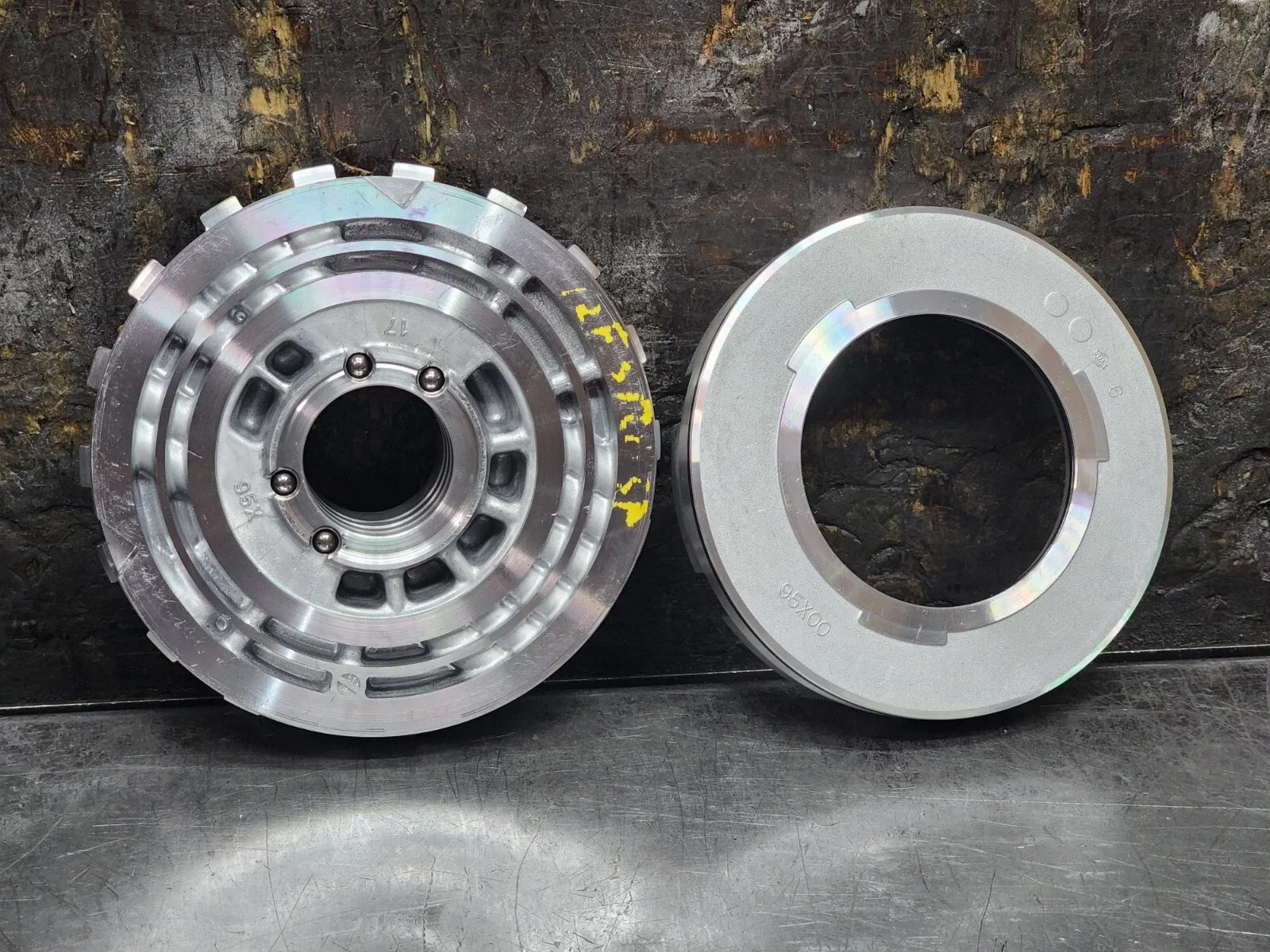 RE5R05A TRANSMISSION CENTER SUPPORT REV PISTON HOUSING 2.535" TOWER 4 BALL PLUGS image 4