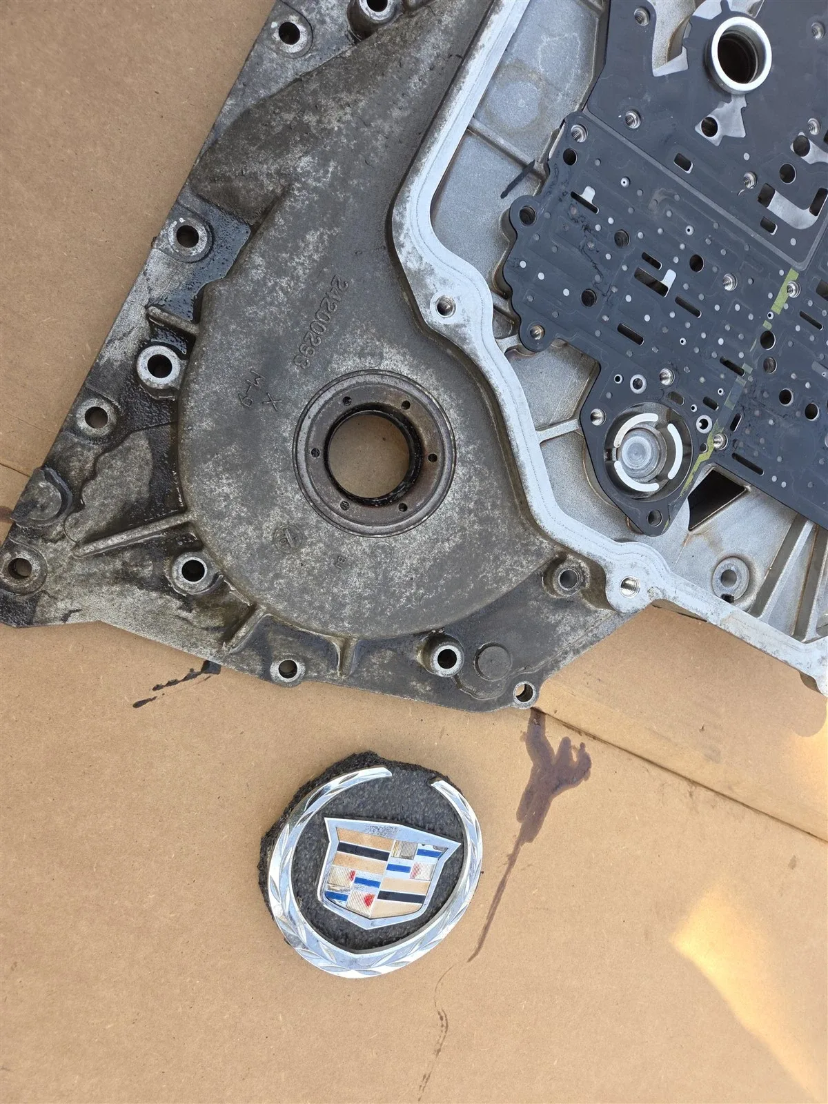 2006-2011 Cadillac DTS 4T80E Transmission Case Cover Side Plate OEM 24200293 image 3