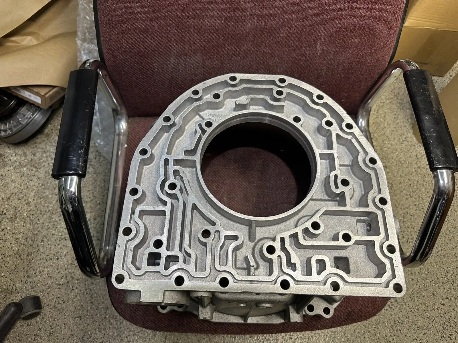 Gm Allison 1000 2000 TRANS BELLHOUSING COOLER HOLES .800 CAST 29549481 NO SENSOR image 2
