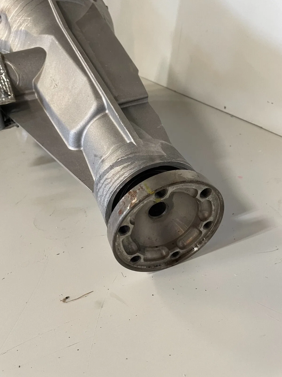 Ferrari California Transmission Bell Housing Assembly 269701 image 4