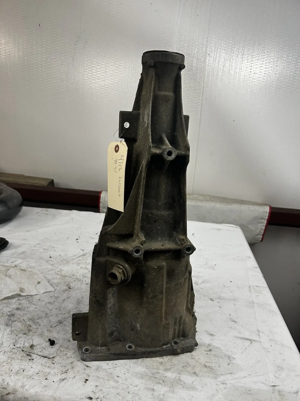 94 95 96 97 Dodge Ram 2500 3500 47RH Transmission Tailshaft Housing OEM