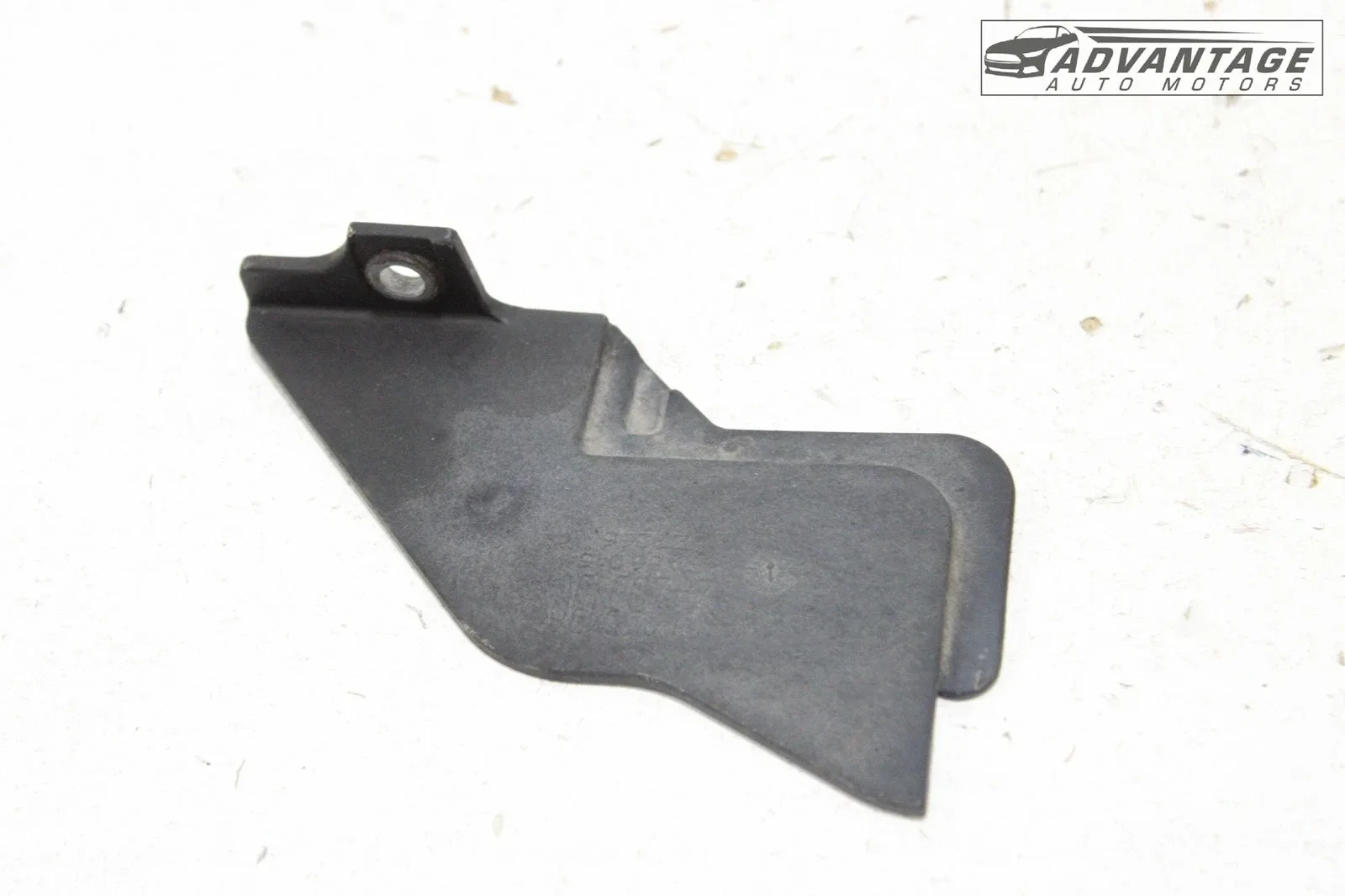 2016-2018 CHEVROLET SILVERADO 1500 TRANSMISSION HOUSING COVER DUST SHIELD OEM image 2