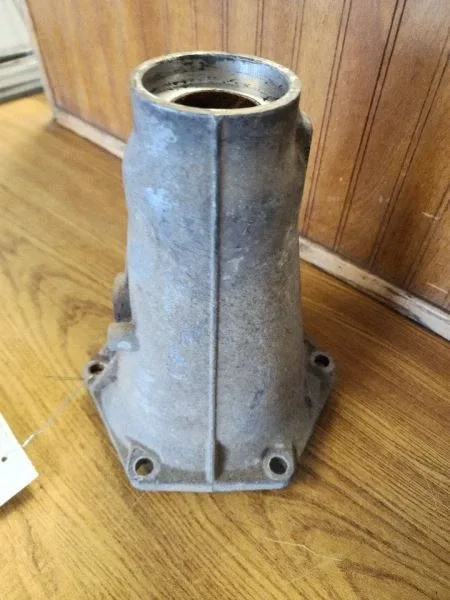 SILVRDO15 1999 Transaxle Housing 401570 image 2