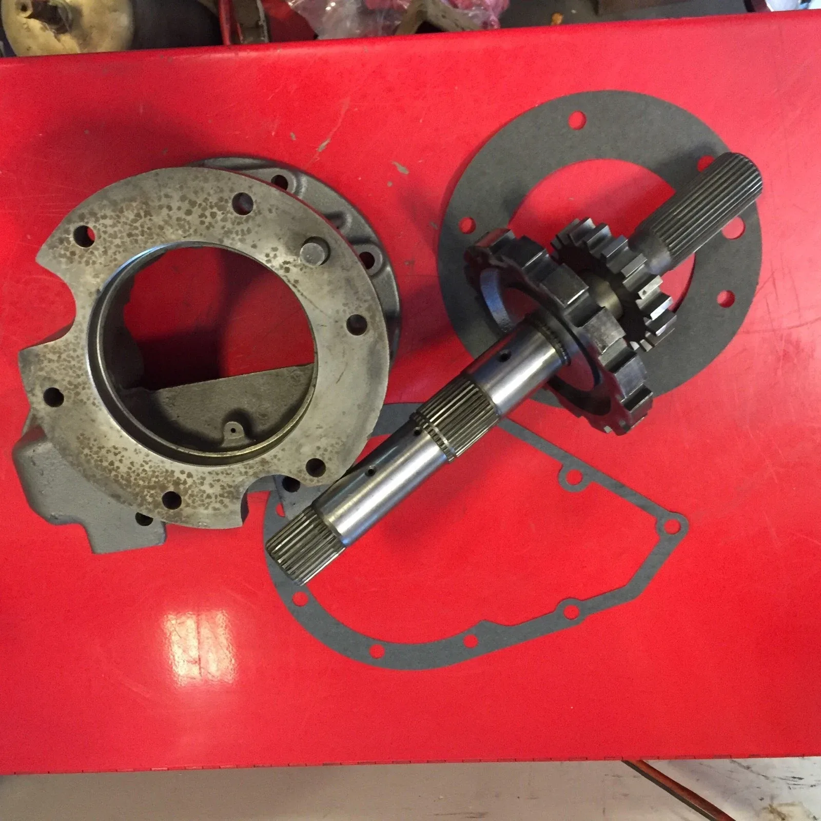 4R100 4WD EXTENSION  HOUSING SHAFT 5.4l 6.8l OVERDRIVE F250 F350 4X4 Cast Iron