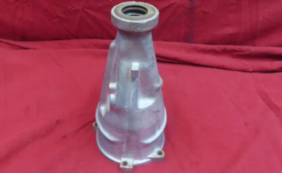 Chevy Truck Top Mount Powerglide Transmission Tail Extension Housing 3879671 GMC image 4
