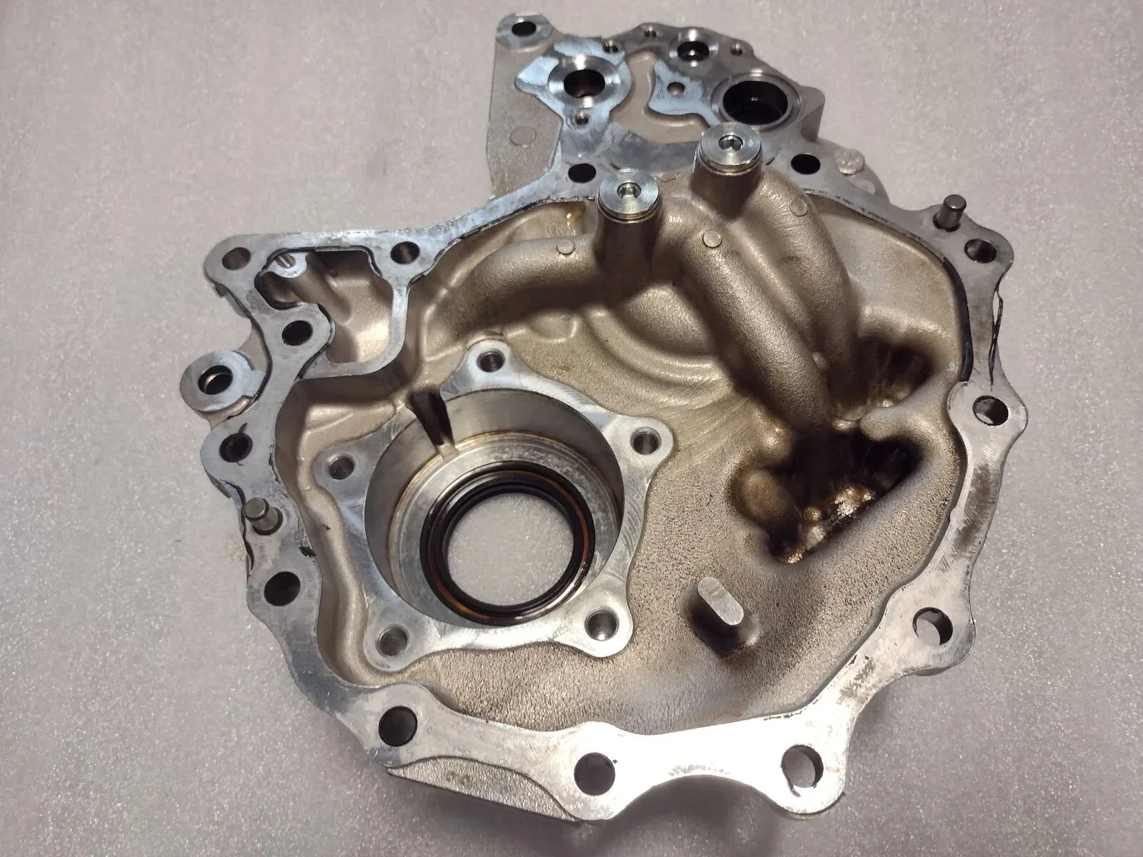 Subaru TR690 2.4L CVT Auto Trans Pinion Retainer Housing 2019-2021 Lineartronic image 2