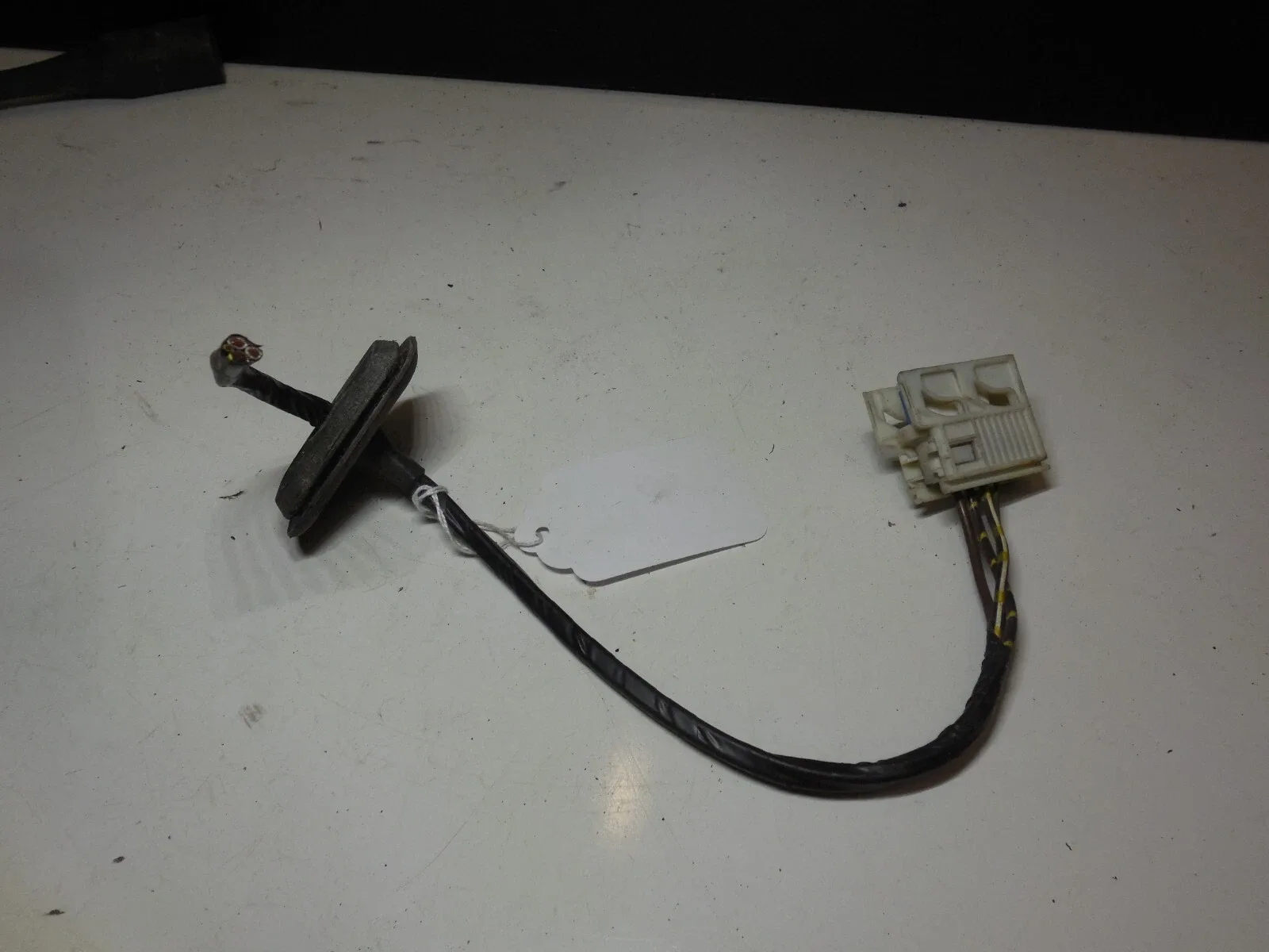 BMW E38 740i M60 4.0L 4 Pin Housing Plug Wire Pigtail Connector 8367176