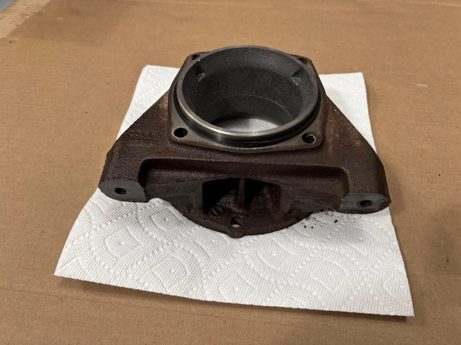 4L60E/700R4 To NP208 NP241 4X4 Cast Iron Adaptor Housing 15629188 image 2