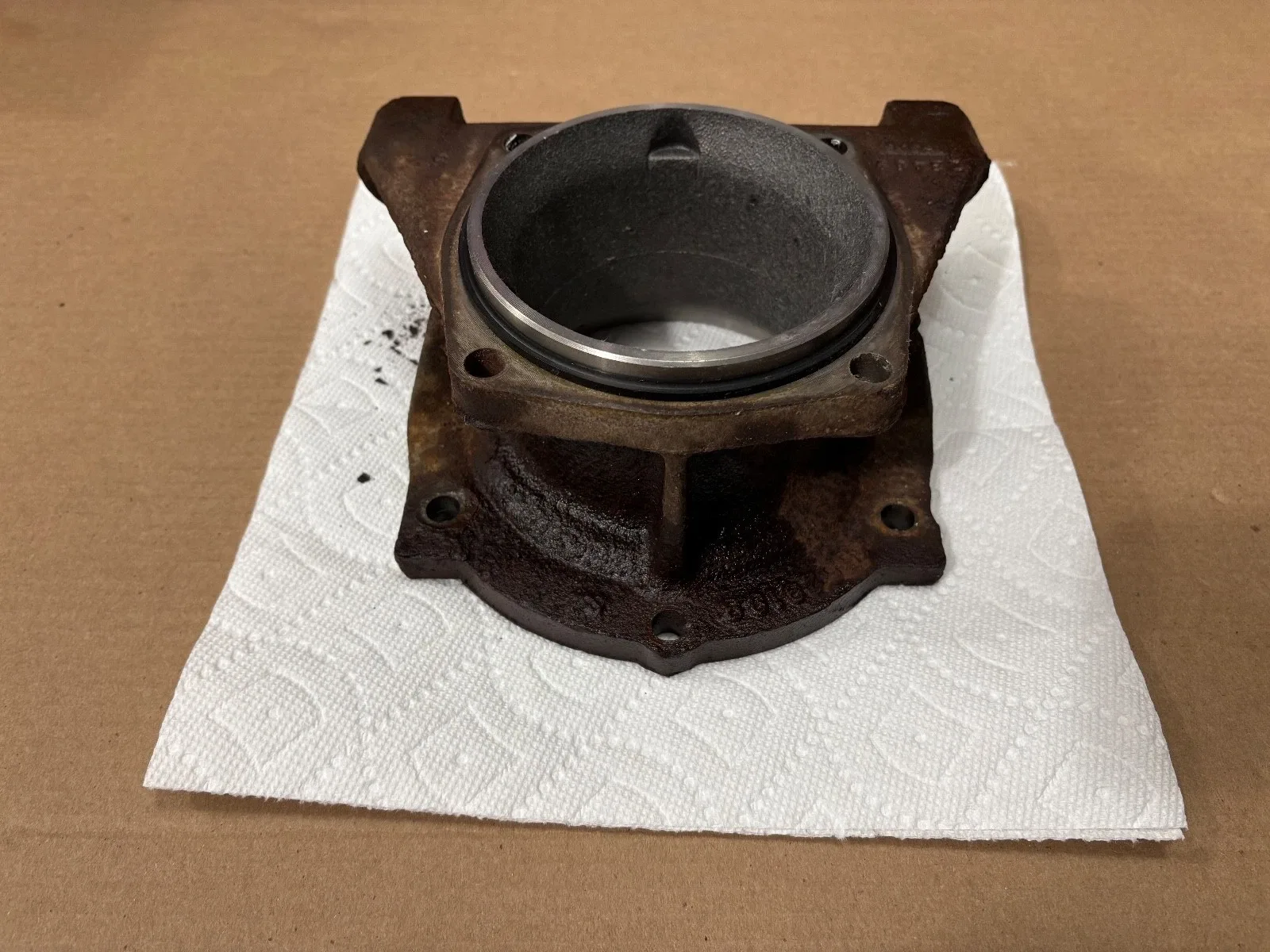 4L60E/700R4 To NP208 NP241 4X4 Cast Iron Adaptor Housing 15629188