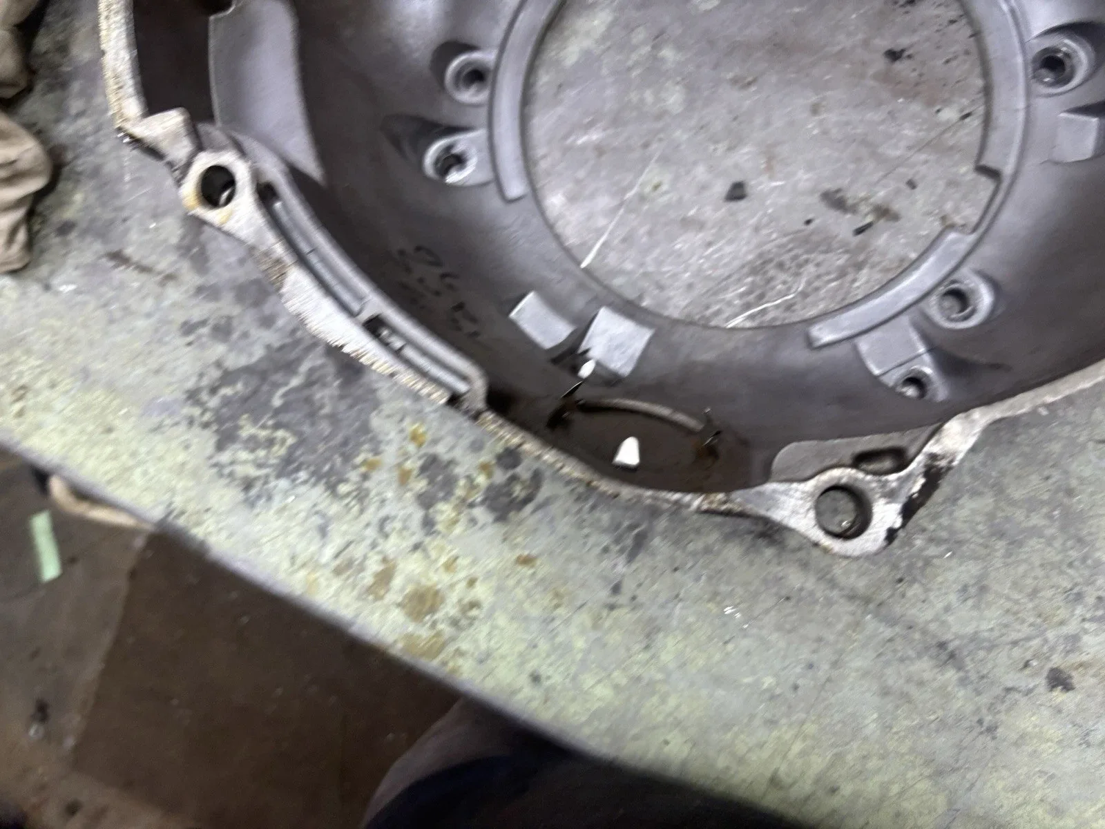 03-06 GM Truck 5.3L Transmission Bell Housing image 3