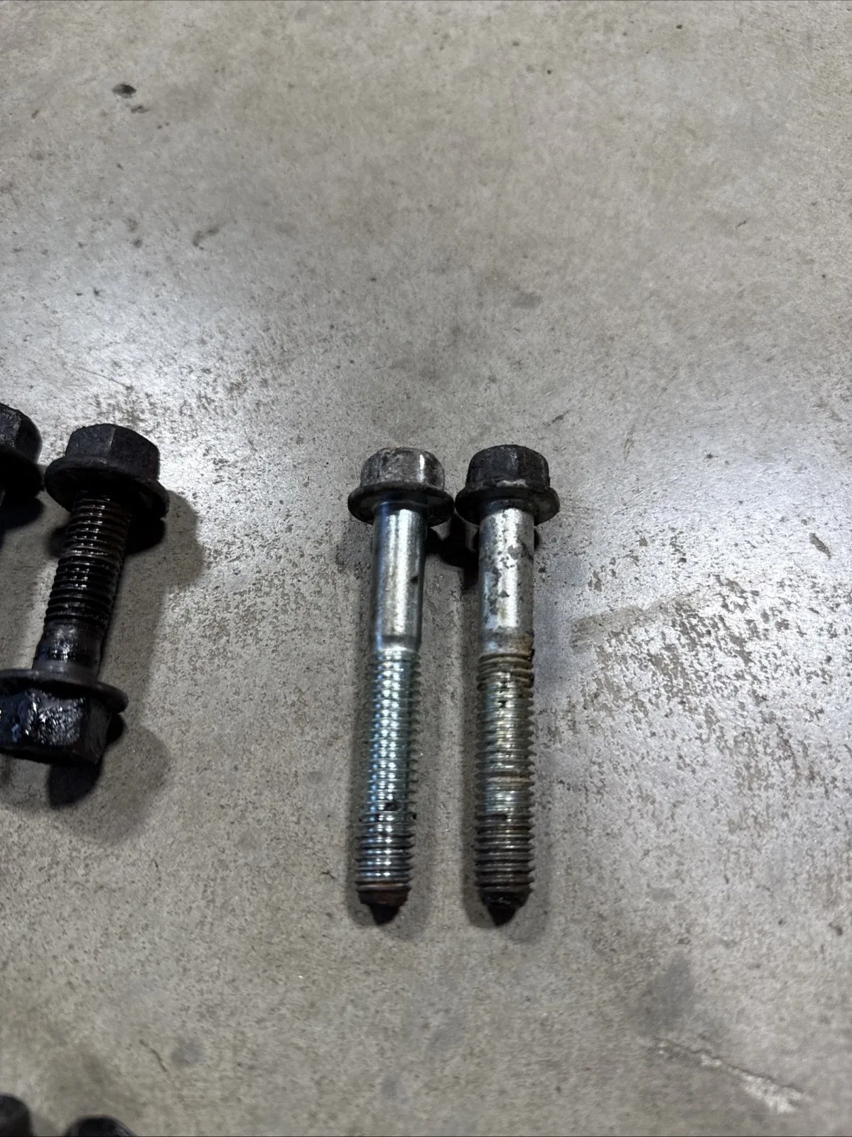 Jeep Cherokee XJ 87-01 AW4 Auto Trans Bell Housing Engine Mounting Bolts (RS96) image 2