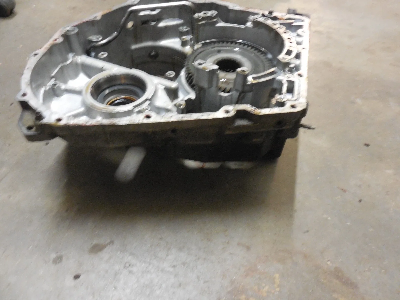 Automatic Gearbox Transmission Housing Case Half 55353748 2004-2011 Saab 9-3 image 4