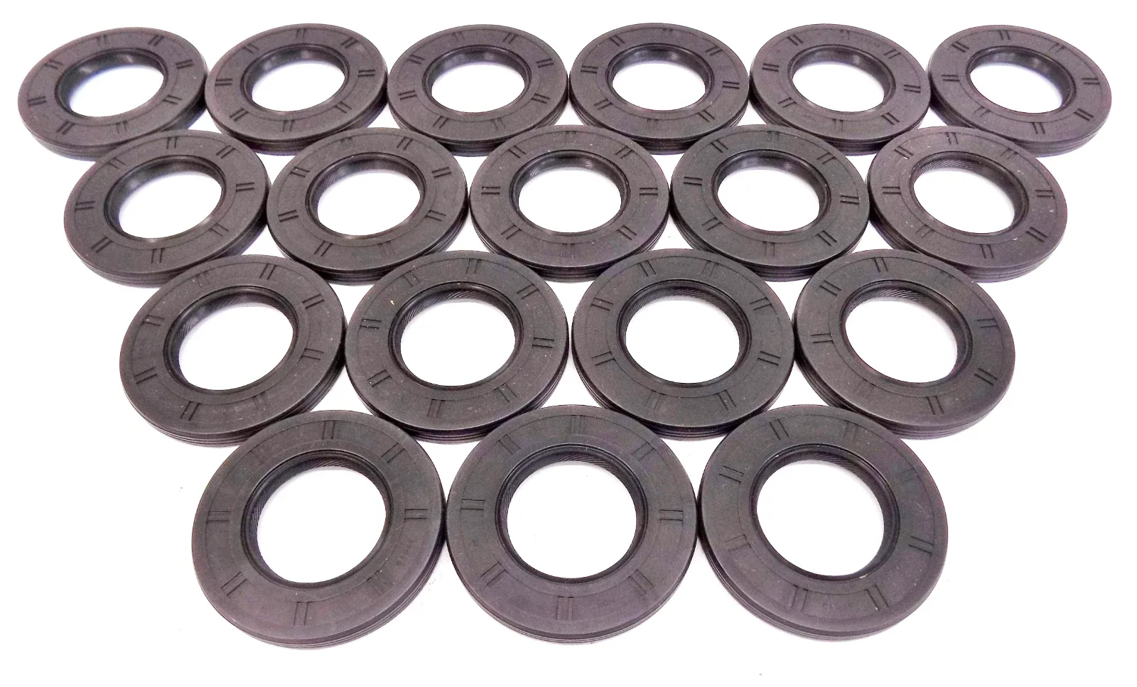 Bulk Lot of 18 Ford 4R75W 4WD Adapter Housing Seals #6L2Z-7A052-A (2009-Up)