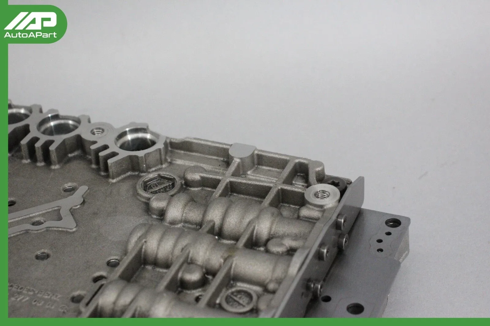 Mercedes E500 / CLS500 7G-Tronic Transmission Valve Body TCM - 2202700160 image 3