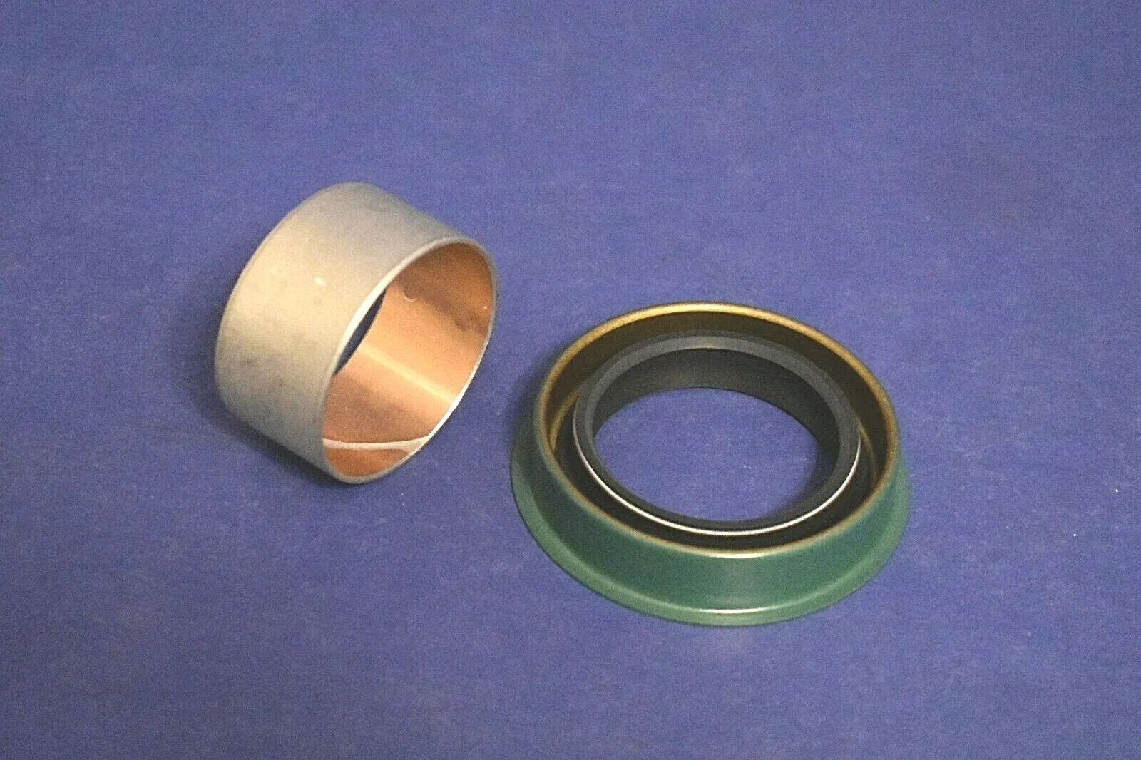 GM 400 TH400 Transmission 1" Tailshaft Housing Short Bushing & 2.7 Seal image 3