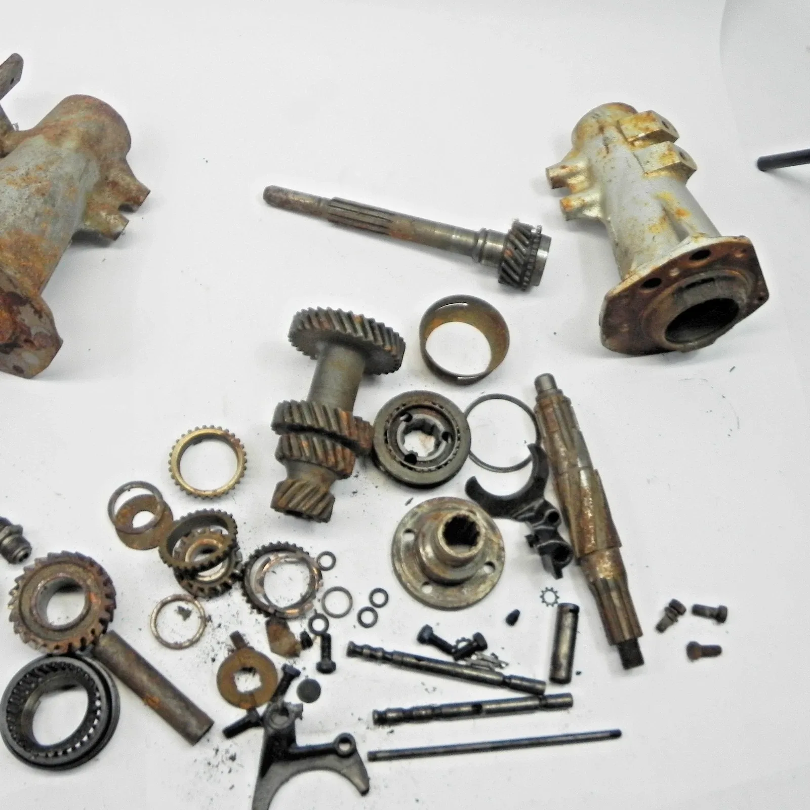 MOPAR TAILSHAFT HOUSING 1138238 1939-53 PLYMOUTH CHRYSLER TRANS PARTS LOT image 2