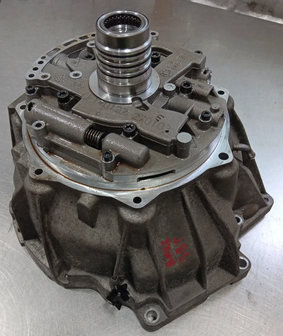 BMW X5 E53 M54 2003 AUTOMATIC TRANSMISSION FRONT PUMP BELL HOUSING W70812001 4Q image 2