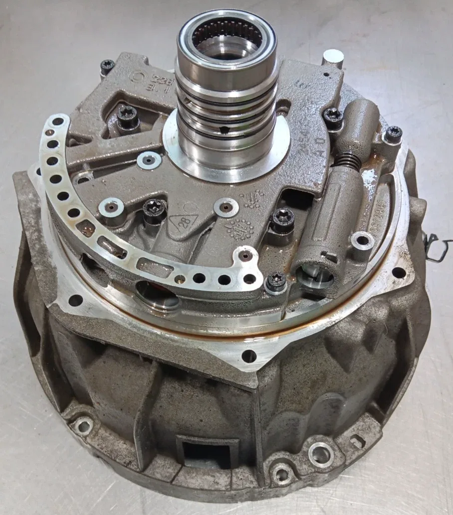 BMW X5 E53 M54 2003 AUTOMATIC TRANSMISSION FRONT PUMP BELL HOUSING W70812001 4Q image 3