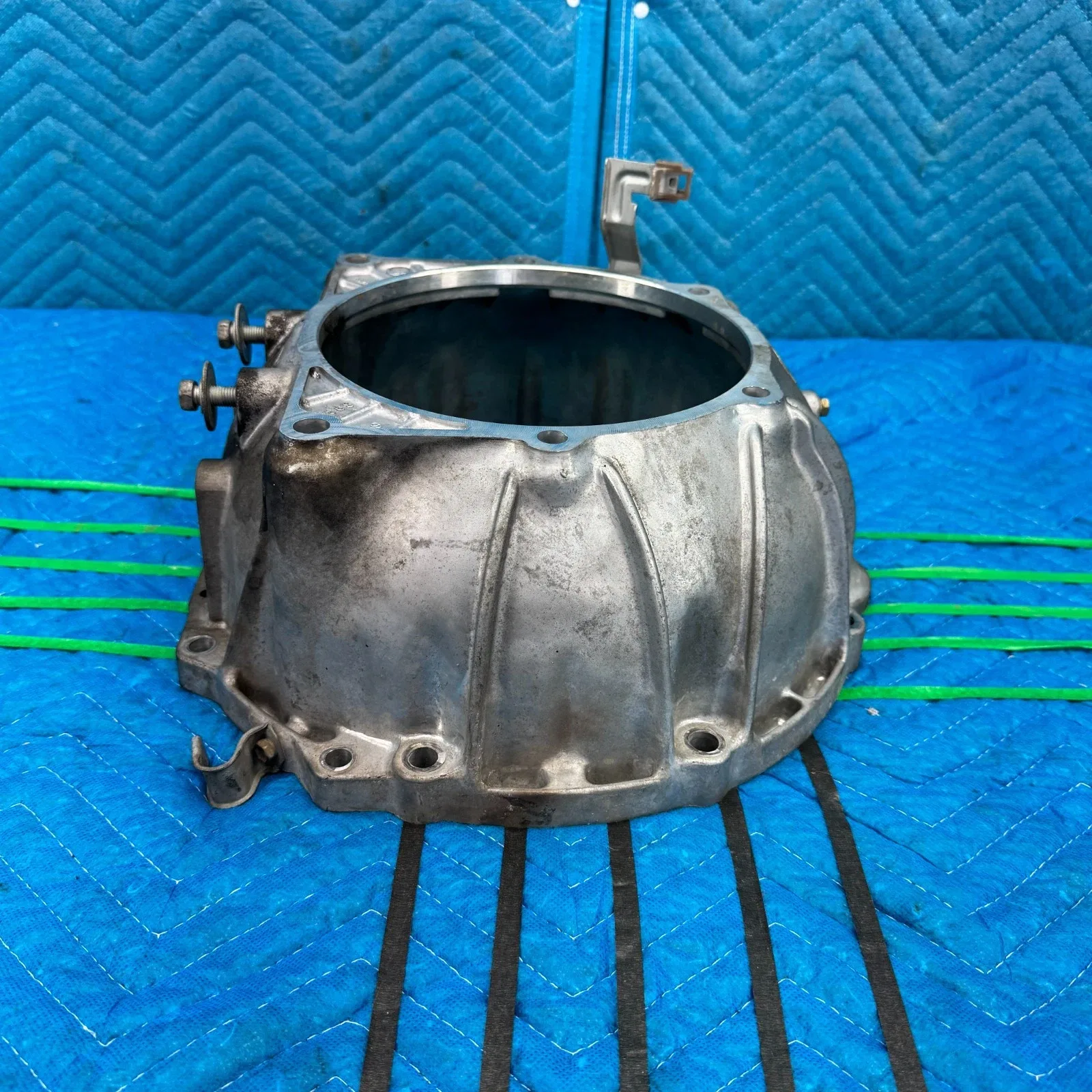 1998-2000 Lexus LS400 4.0L Automatic Transmission Bell Housing Assembly 106K OEM image 4