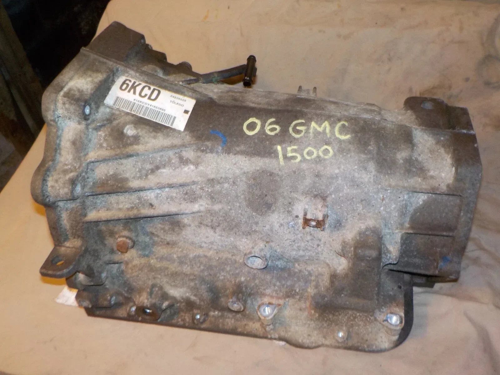 06 GMC Sierra 1500 4x4 4L60E automatic transmission bare housing case # 24225025