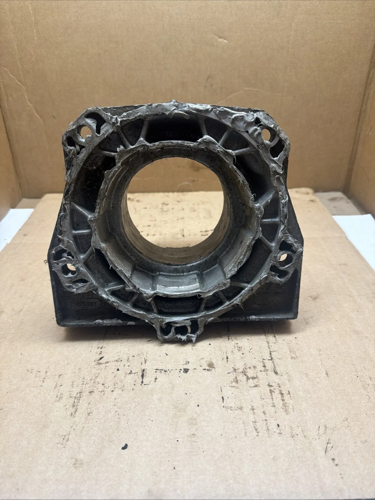 1996-2007 GM 4L60E Transfer Case Adapter Extension Housing 15028097 image 4