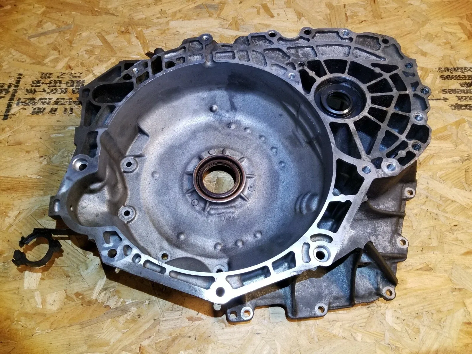 2012 Buick Lacrosse Automatic Transmission Housing OEM image 2