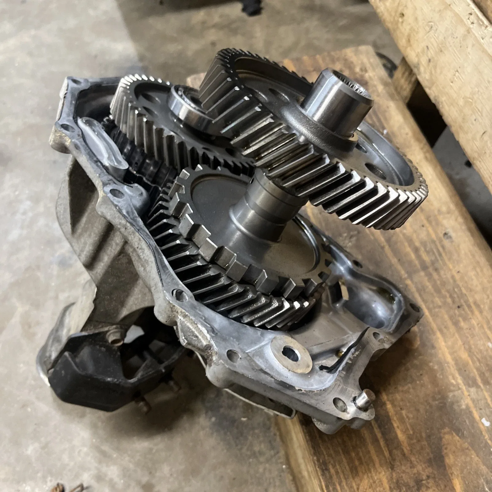 Subaru Outback legacy 2.5i Rear Transmission Housing 2013-19  TR580  Used