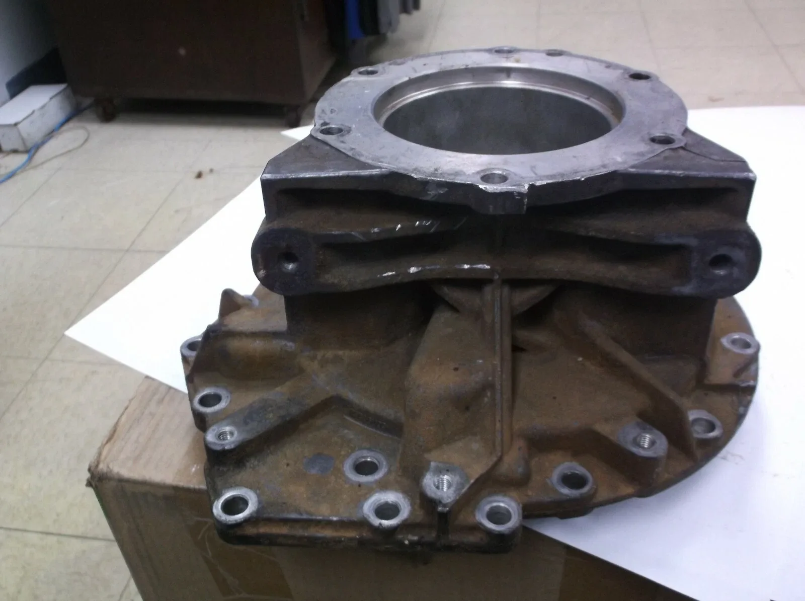 ALLISON 1000/2000 4X4 TAIL HOUSING UPDATED DESIGN CAST#29542109 '2000-09 image 3