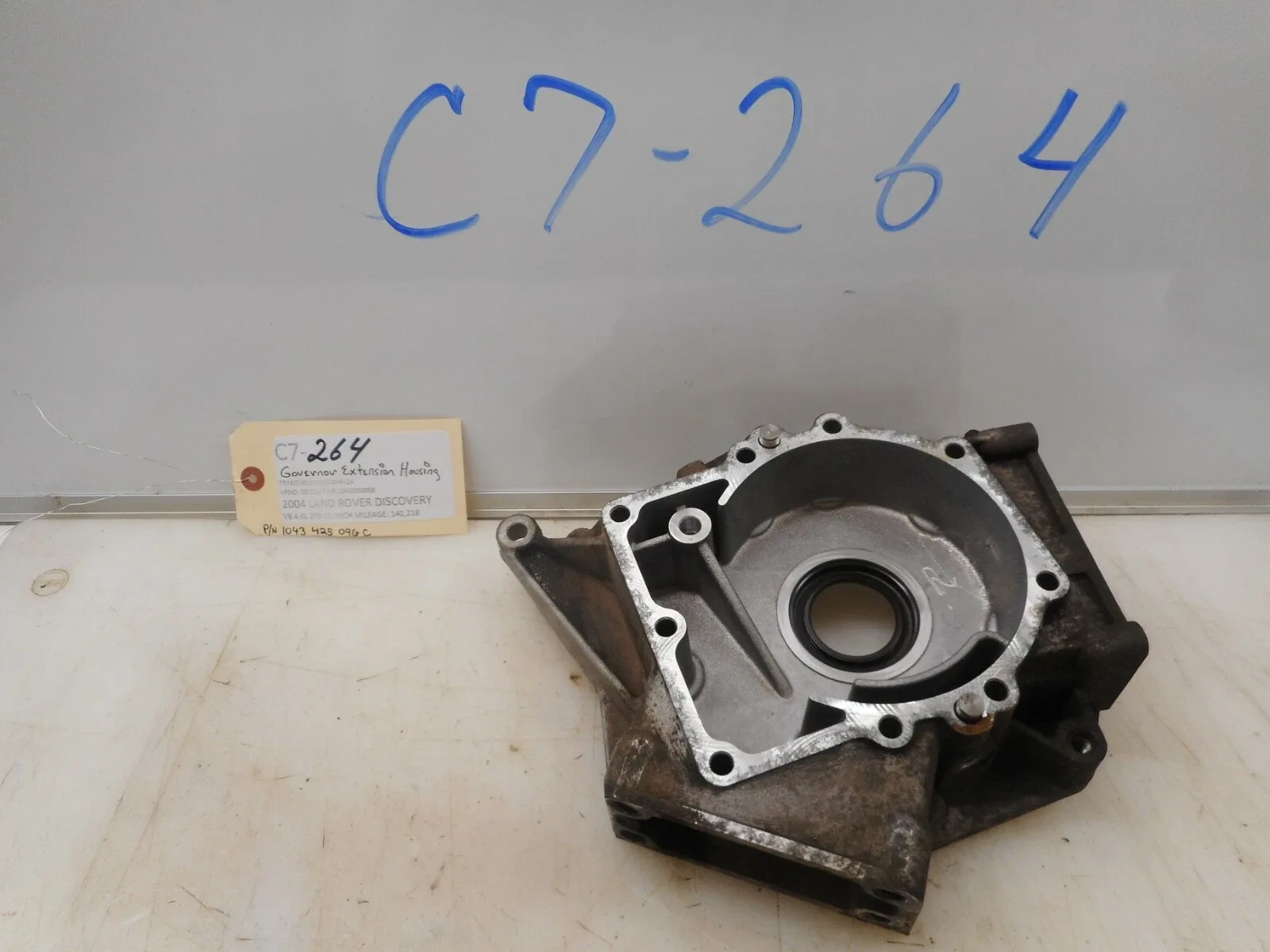2004 LAND ROVER DISCOVERY II GOVERNOR EXTENSION HOUSING 1043425096C image 2