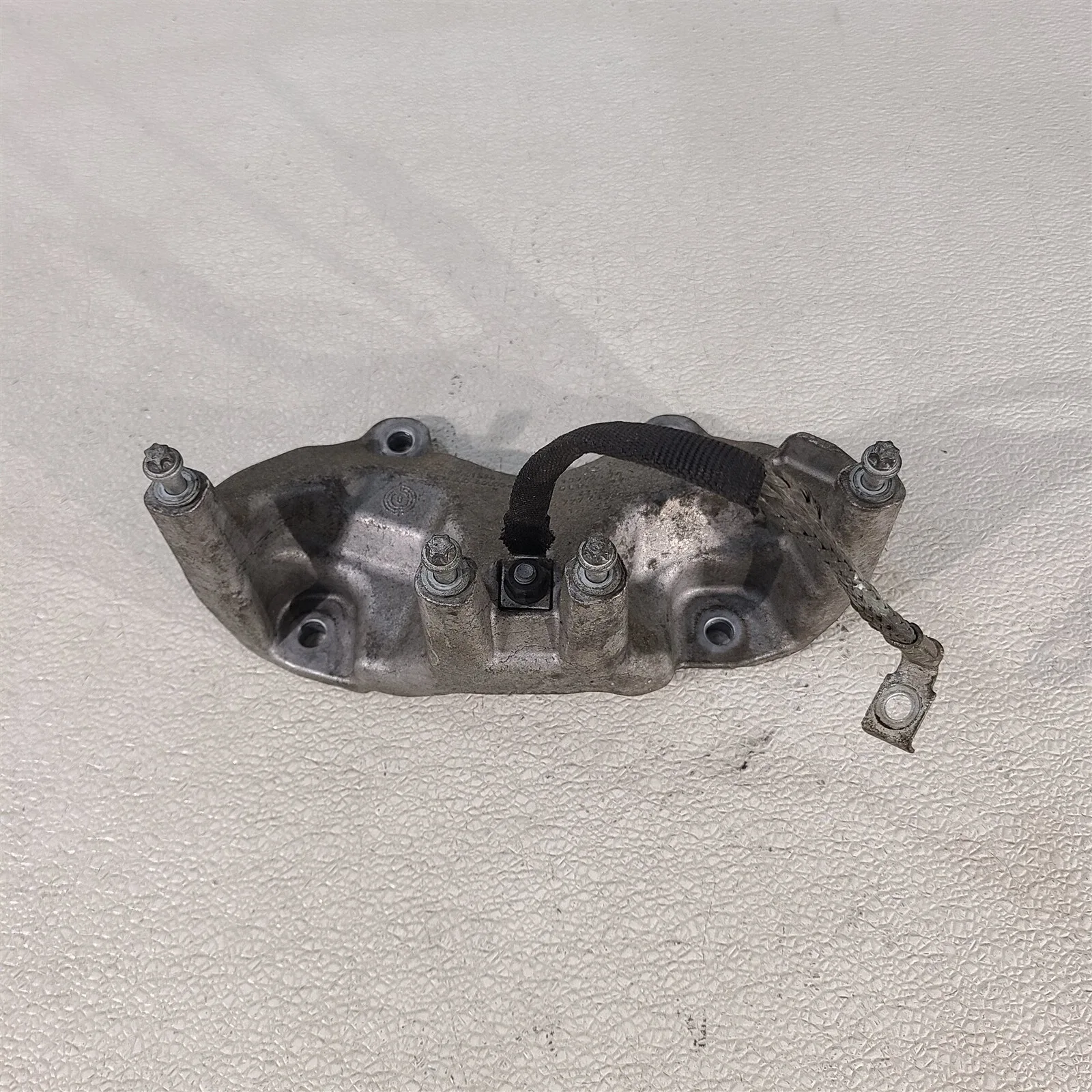 2011 BMW 740Li Transmission Tail Shaft Tailshaft Housing Mount Aa7497 image 2